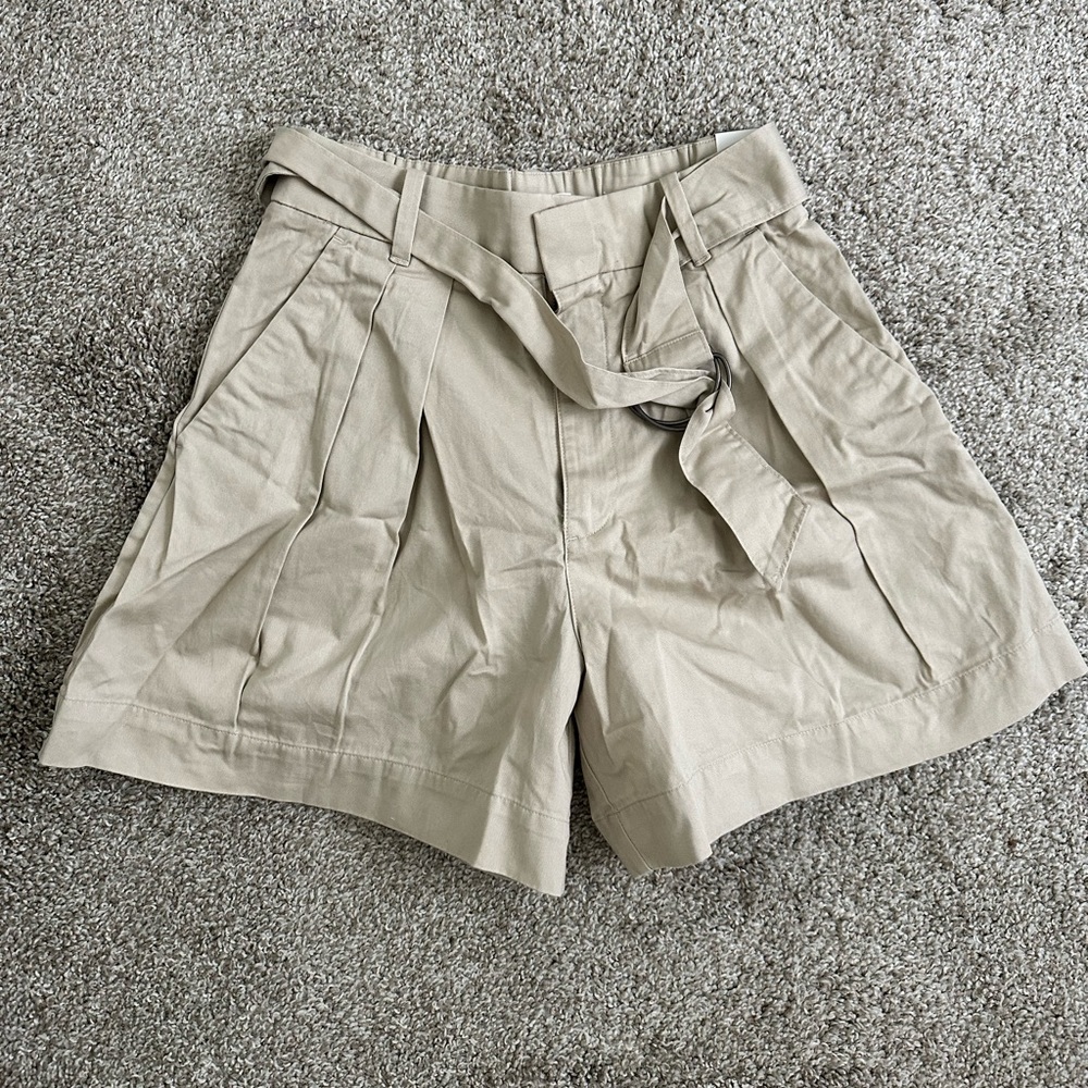 Abercrombie & Fitch High Rise Tailored Short